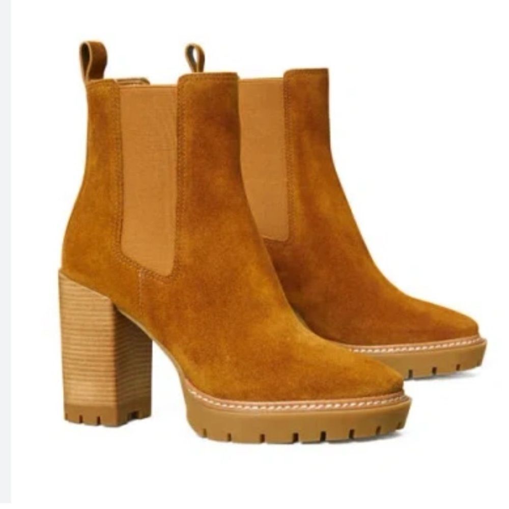 Tory Burch Lug Sole Chelsea boots